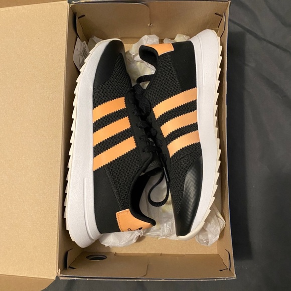 Adidas FLB Runner - Picture 1 of 4